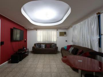 Casas en alquiler en Las Cumbres | Alquiler de Casa en Las Cumbres El Lago + terreno KC 6 recámaras por USD 1200.00