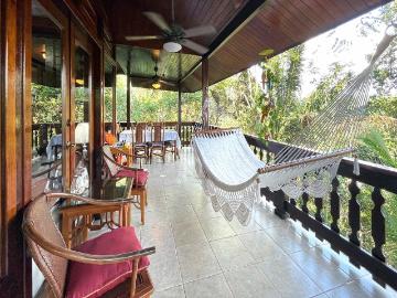 Increíble casa en Brisas de los Lagos a 30 minutos de la ciudad ID 17970 | 4 recámaras por 299000.00 en El Arado