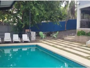 Casas en alquiler en | nueva gorgona / 1150m / 3 habitacion / 5 parking / piscina / amoblada 3 recámaras por usd 1500.00