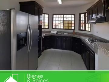 Casas en alquiler en penonomé | se alquila casa amoblada en penonomé 2 recámaras por usd 650.00