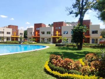 CASAS NUEVAS CON ALBERCA
