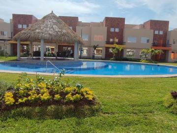 CASAS NUEVAS CON ALBERCA EN XOCHITEPEC
