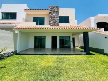 Casas nuevas con alberca y jardín al Sur de Cuernavaca | 4 Recámaras 4 Baños