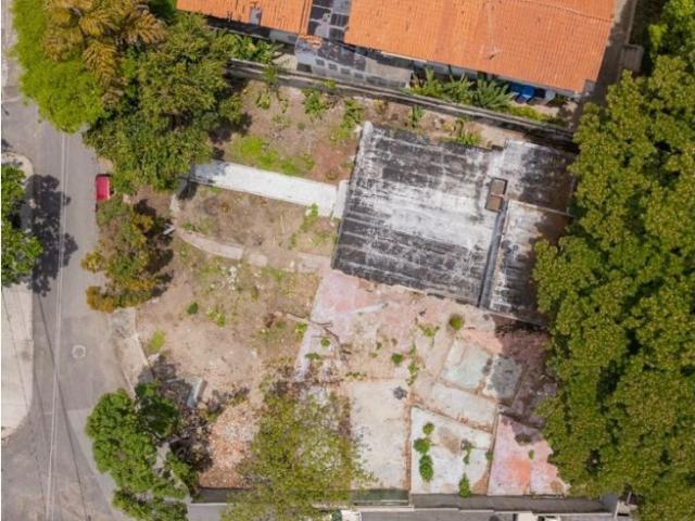 CASA/TERRENO EN VENTA SEBUCAN