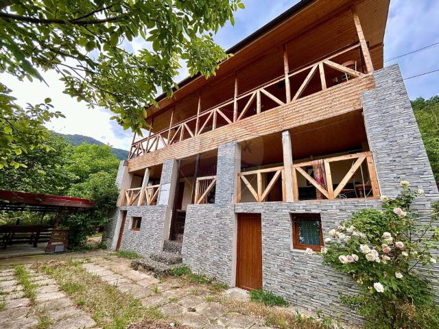 Casa/vila 4 camere vanzare in Mehedinti, Dubova vezi locația pe hartă