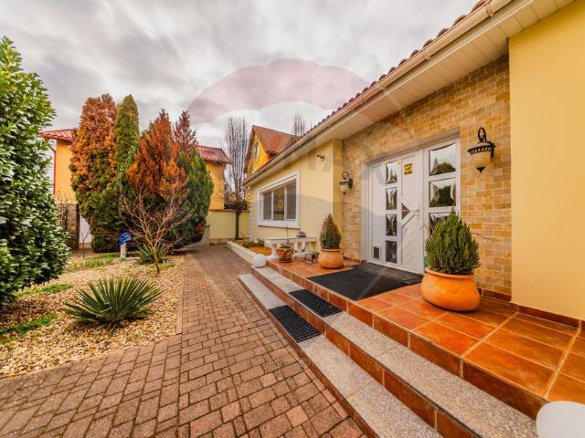 Casa/vila 4 camere vanzare in Arad, Subcetate vezi locația pe hartă