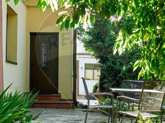 Casa/vila 4 camere vanzare in Bucuresti, Bucurestii Noi vezi locația pe hartă