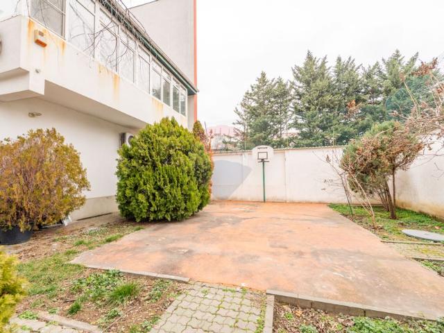 Casa/vila 4 camere vanzare in Bucuresti, Ferdinand vezi locația pe hartă