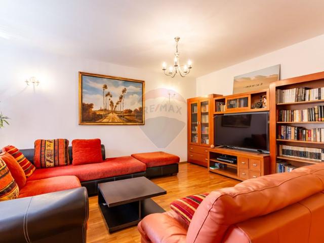 Casa/vila 4 camere vanzare in Bucuresti Ilfov, Voluntari, Central vezi locația pe hartă