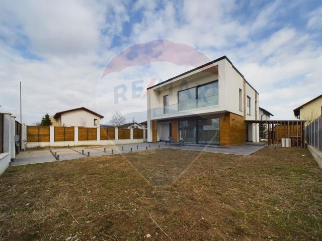 Casa/vila 4 camere vanzare in Bucuresti Ilfov, Corbeanca vezi locația pe hartă