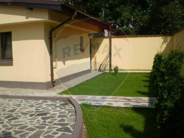 Casa/vila 4 camere vanzare in Bacau, Gara vezi locația pe hartă