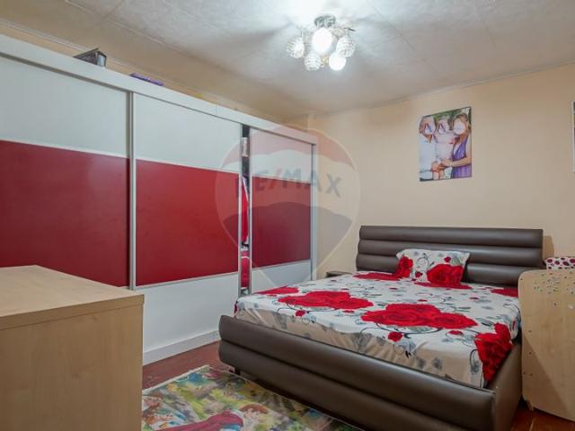 Casa/vila 4 camere vanzare in Brasov, Zarnesti, Central vezi locația pe hartă