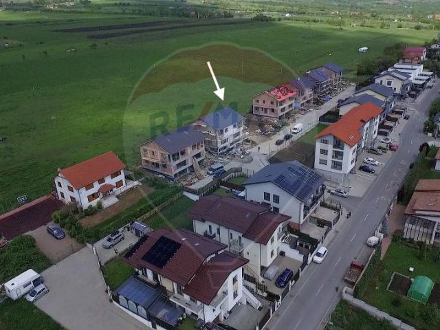Casa/vila 4 camere vanzare in Cluj Napoca, Dambul Rotund vezi locația pe hartă