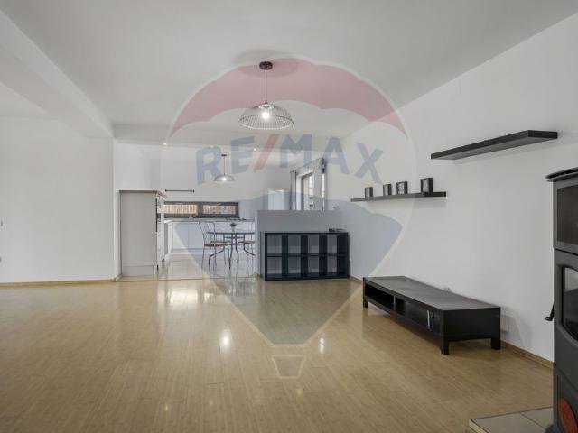 Casa/vila 4 camere vanzare in Dambovita, Gulia vezi locația pe hartă