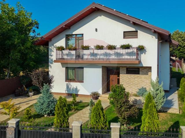 Casa/vila 4 camere vanzare in Iasi, Miroslava vezi locația pe hartă