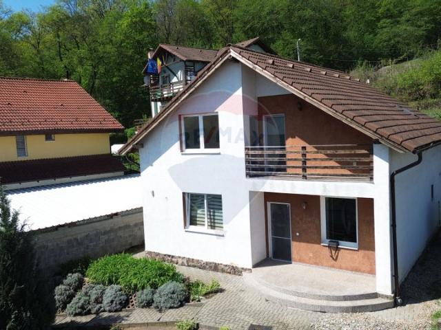 Casa/vila 4 camere vanzare in Sibiu, Medias, Vitrometan vezi locația pe hartă