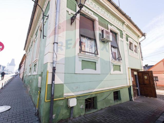 Casa/vila 4 camere vanzare in Sibiu, Medias, Central vezi locația pe hartă