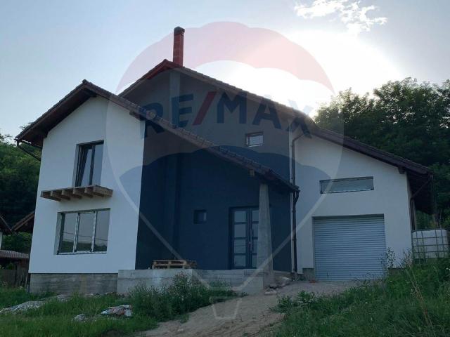 Casa/vila 4 camere vanzare in Sibiu, Medias, Nord Vest vezi locația pe hartă