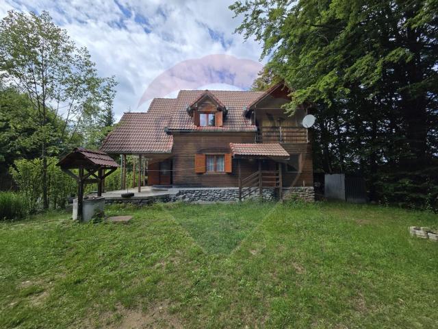 Casa/vila 4 camere vanzare in Sibiu, Avrig, Periferie vezi locația pe hartă