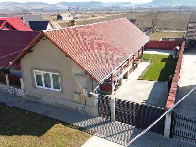 Casa/vila 4 camere vanzare in Sibiu, Darlos vezi locația pe hartă