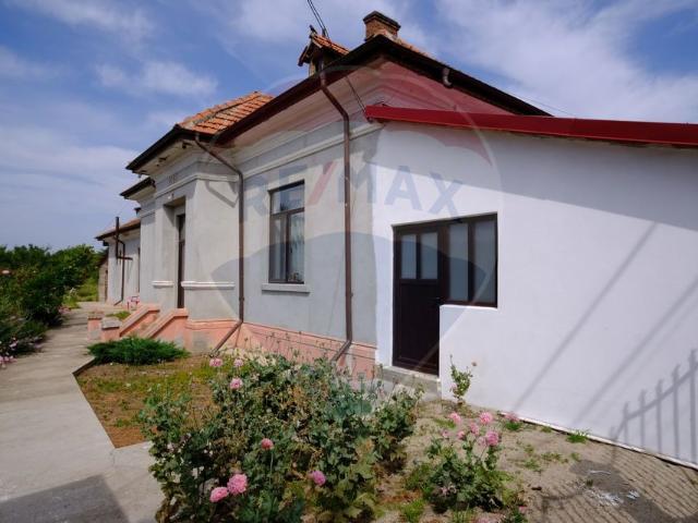 Casa/vila 4 camere vanzare in Teleorman, Turnu Magurele, Central vezi locația pe hartă