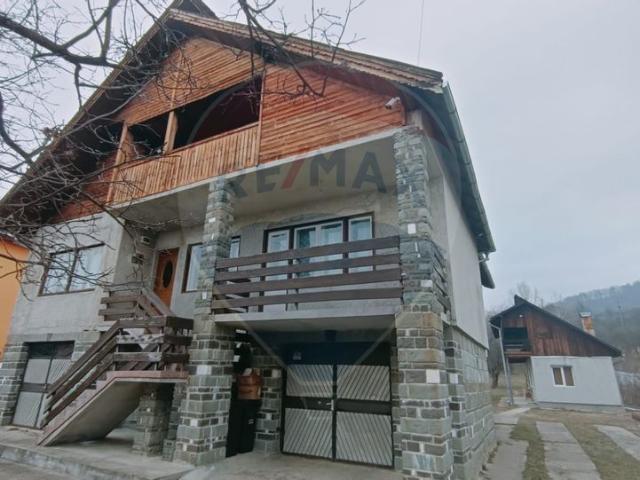 Casa/vila 5 camere vanzare in Maramures, Baia Sprie, Central vezi locația pe hartă