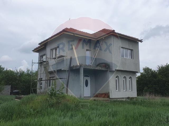 Casa/vila 5 camere vanzare in Arad, Aradul Nou vezi locația pe hartă