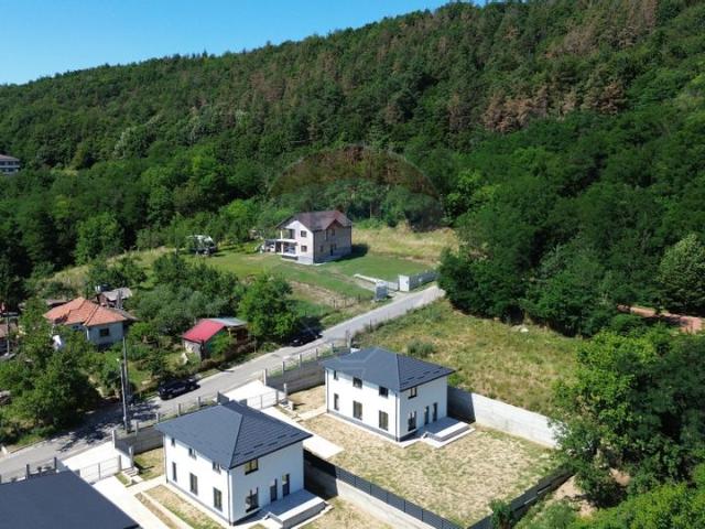 Casa/vila 5 camere vanzare in Arges, Maracineni vezi locația pe hartă