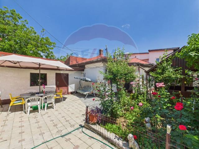 Casa/vila 5 camere vanzare in Bucuresti, Bucurestii Noi vezi locația pe hartă