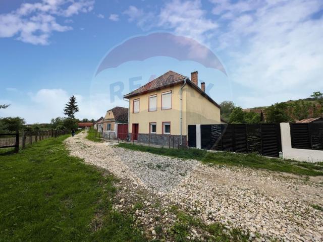 Casa/vila 5 camere vanzare in Brasov, Ungra vezi locația pe hartă