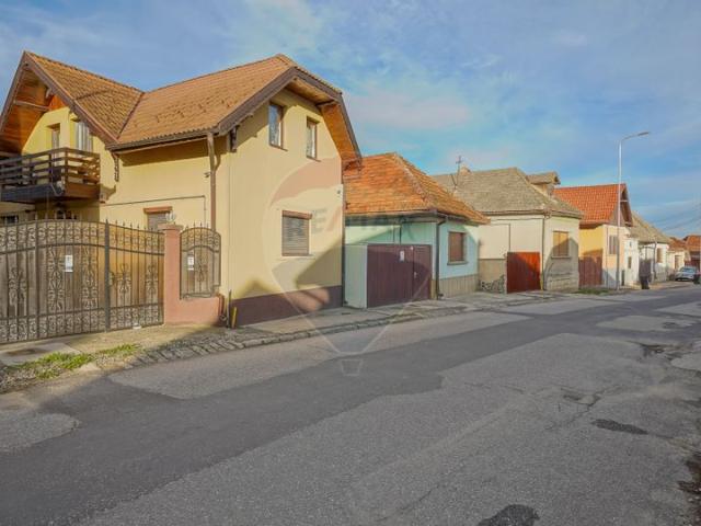 Casa/vila 5 camere vanzare in Brasov, Sacele, Cernatu vezi locația pe hartă