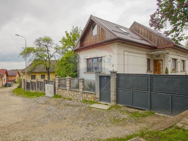 Casa/vila 5 camere vanzare in Brasov, Sacele, Baciu vezi locația pe hartă