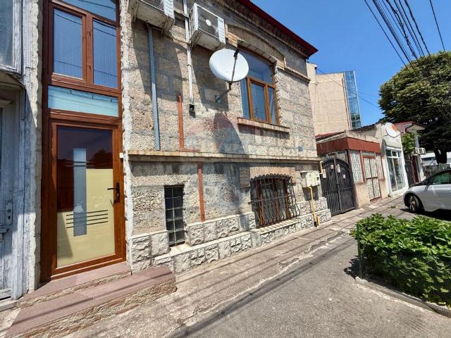 Casa/vila 5 camere vanzare in Constanta, Central vezi locația pe hartă