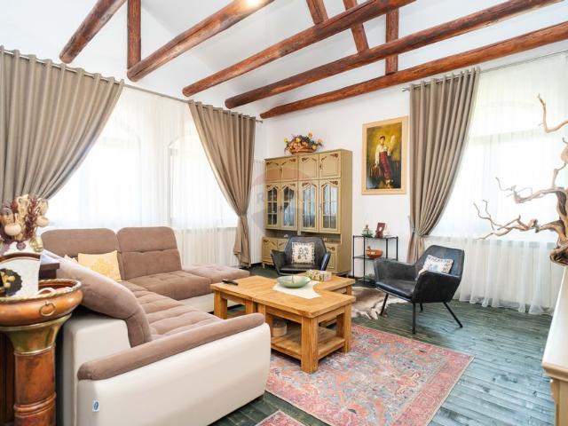 Casa/vila 5 camere vanzare in Iasi, Valea Adanca vezi locația pe hartă