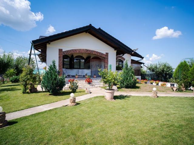 Casa/vila 5 camere vanzare in Iasi, Valea Adanca vezi locația pe hartă