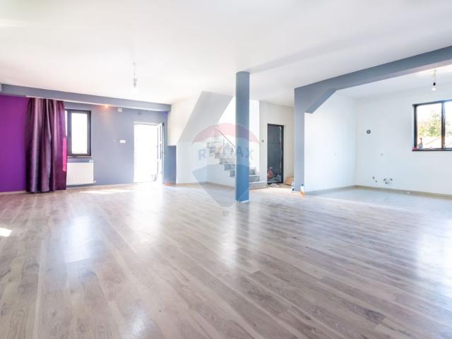 Casa/vila 5 camere vanzare in Prahova, Ploiesti, Central vezi locația pe hartă