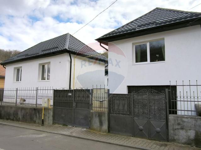 Casa/vila 5 camere vanzare in Sibiu, Medias, Sud vezi locația pe hartă