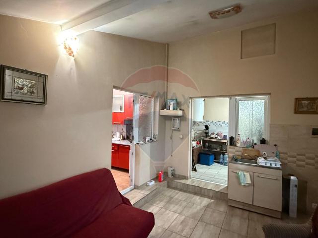 Casa/vila 5 camere vanzare in Vrancea, Focsani, Est vezi locația pe hartă