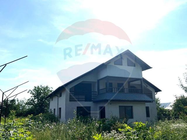 Casa/vila 6 camere vanzare in Bacau, Buhusi, Central vezi locația pe hartă