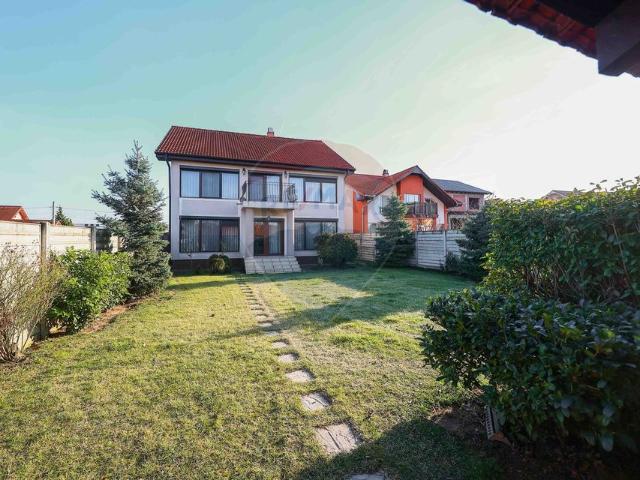 Casa/vila 6 camere vanzare in Bihor, Oradea, Exterior Est vezi locația pe hartă