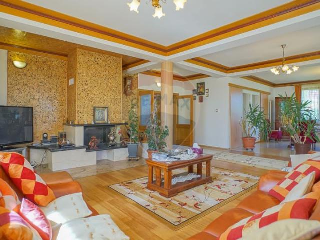 Casa/vila 6 camere vanzare in Brasov, Bartolomeu vezi locația pe hartă