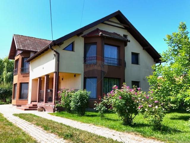 Casa/vila 6 camere vanzare in Brasov, Lunca Calnicului vezi locația pe hartă