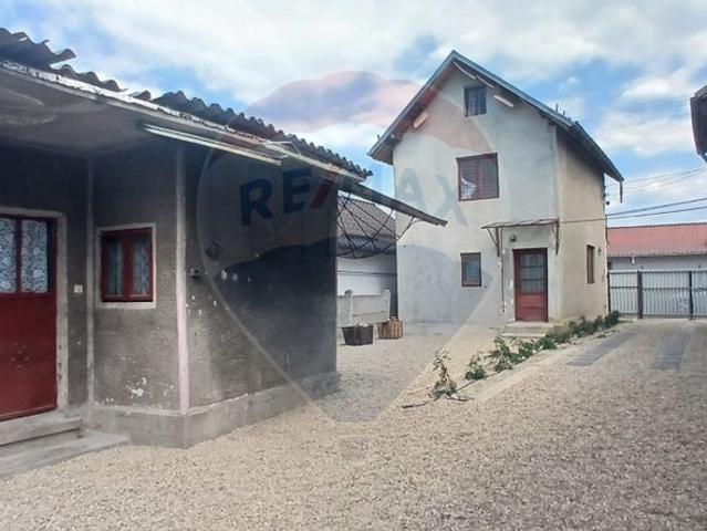 Casa/vila 6 camere vanzare in Dambovita, Pucioasa, Central vezi locația pe hartă