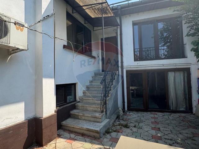 Casa/vila 6 camere vanzare in Dolj, Craiova, Ultracentral vezi locația pe hartă