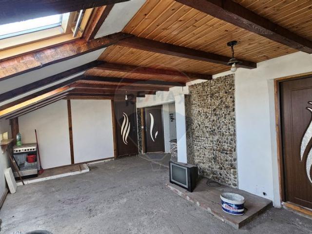 Casa/vila 6 camere vanzare in Dolj, Craiova, Bariera Valcii vezi locația pe hartă
