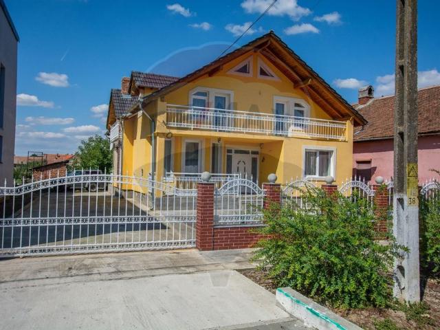 Casa/vila 6 camere vanzare in Timis, Jabar vezi locația pe hartă