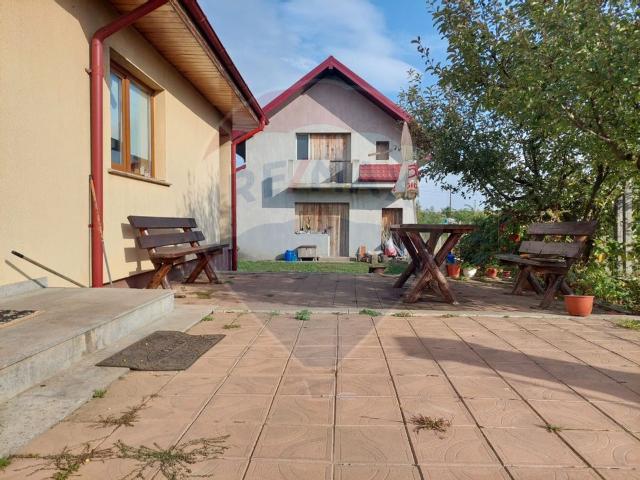 Casa/vila 7 camere vanzare in Bacau, Sarata Nicolae Balcescu vezi locația pe hartă