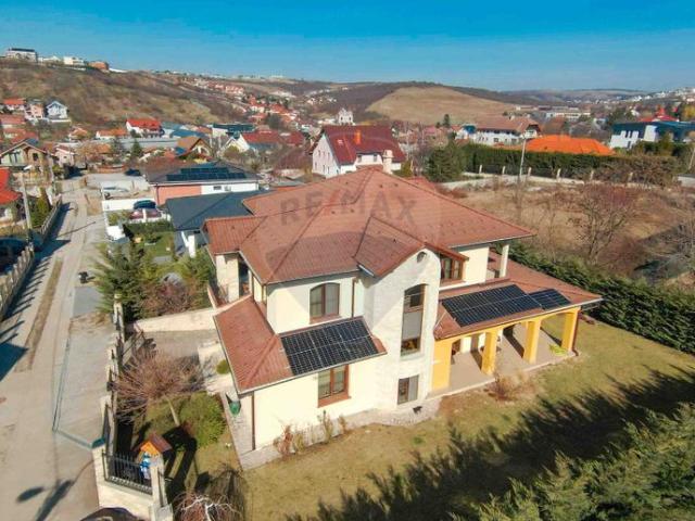 Casa/vila 7 camere vanzare in Bihor, Oradea, Dealuri Oradea vezi locația pe hartă