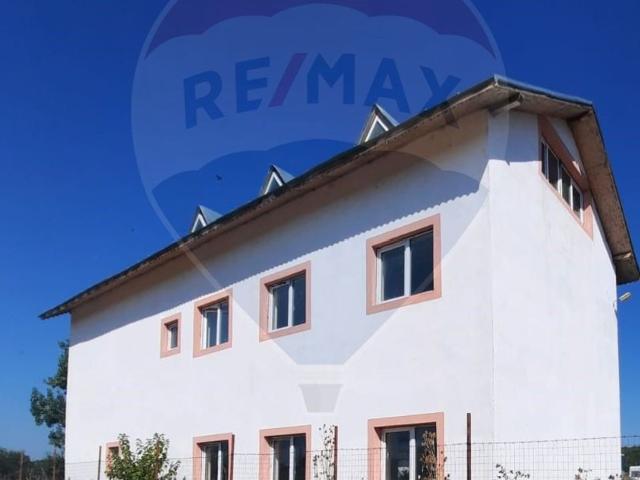 Casa/vila 7 camere vanzare in Dambovita, Gaesti, Periferie vezi locația pe hartă