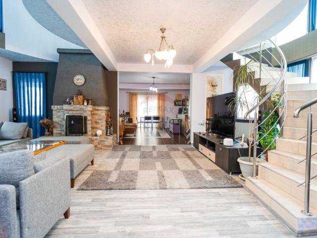 Casa/vila 7 camere vanzare in Iasi, Pacurari vezi locația pe hartă